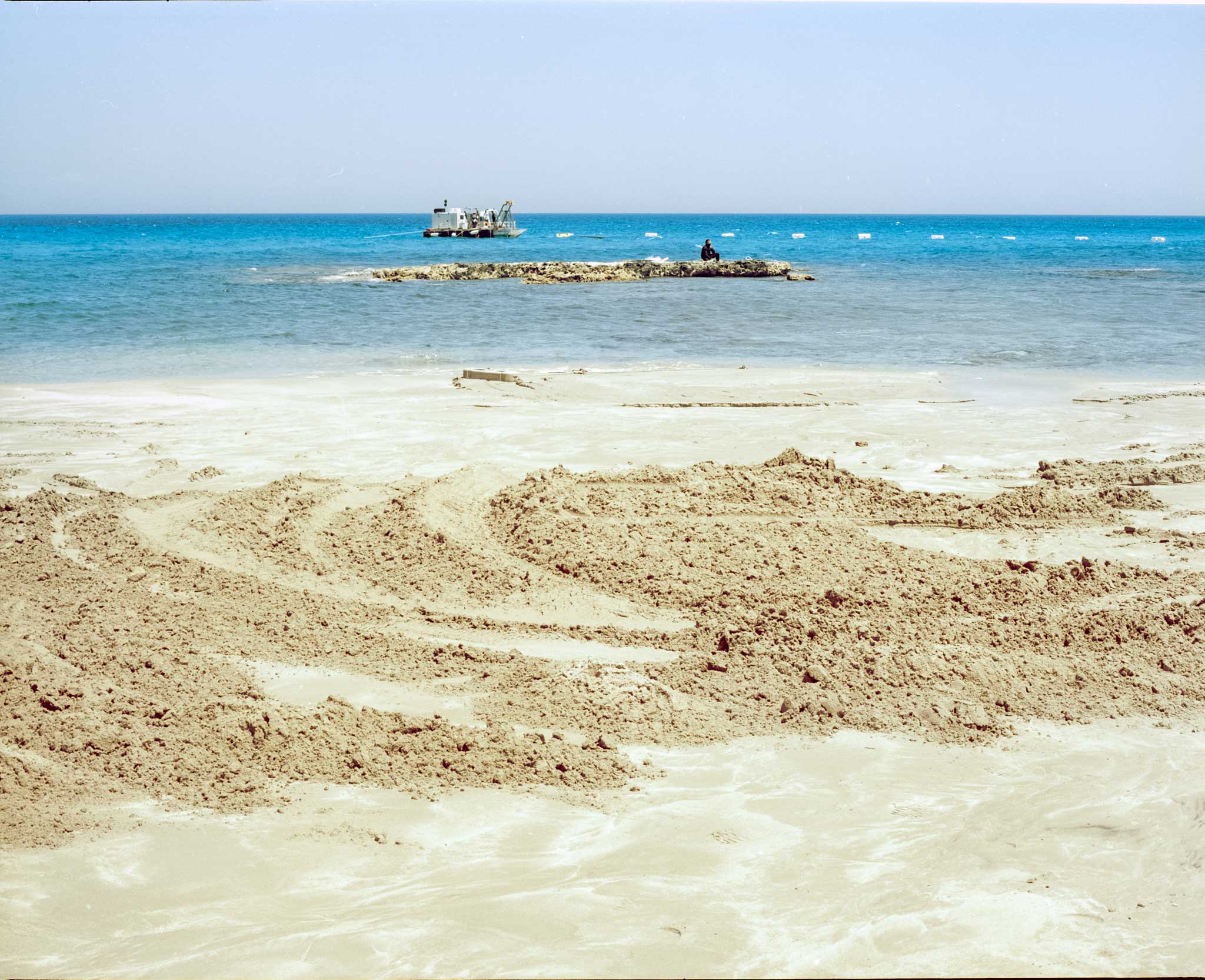 011_10-rullo-7-Erosione-costiera--grotta-caletta-Specchiulla-Hotel-Daniela-Ripascimento-rocce-scogliera-falesia-crollo-turisti-bagnanti-3-giugno-2022-positive-Modifica